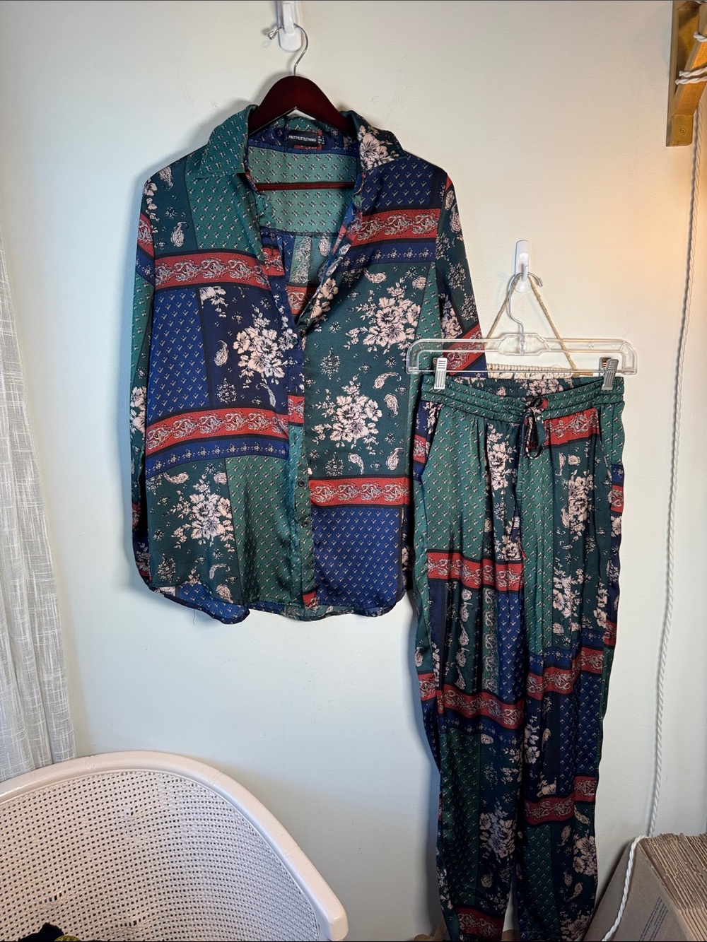 Like New PrettyLittleThing Green & Navy Patchwork Floral Track Pants Set 2/4